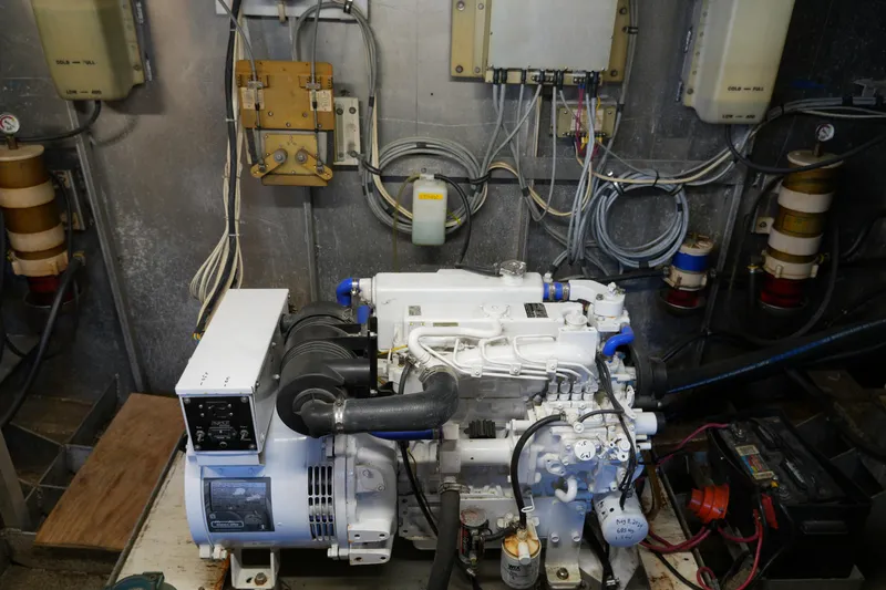 Lone Palm Yacht Photos Pics 