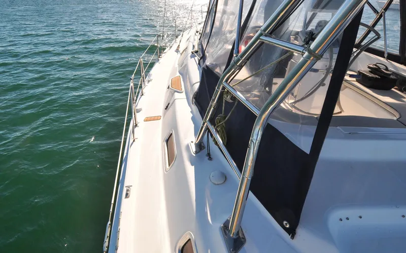 Coralee Yacht Photos Pics Hunter 45CC - Coralee - Weather Decks