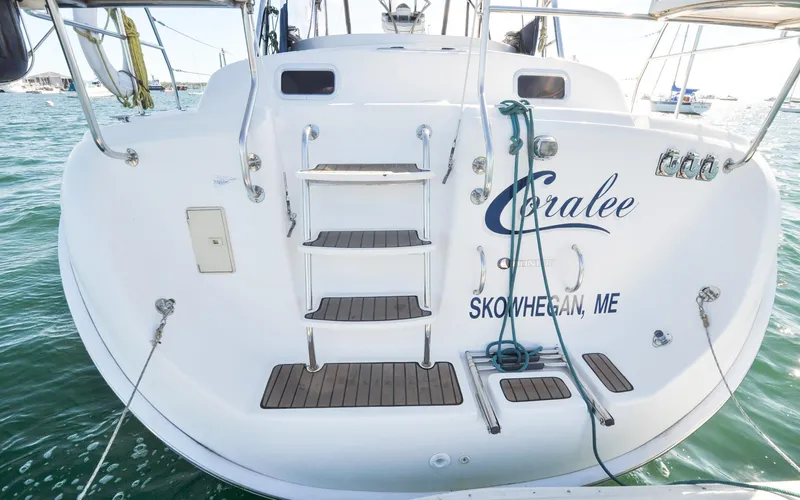 Coralee Yacht Photos Pics Hunter 45CC - Coralee - Transom