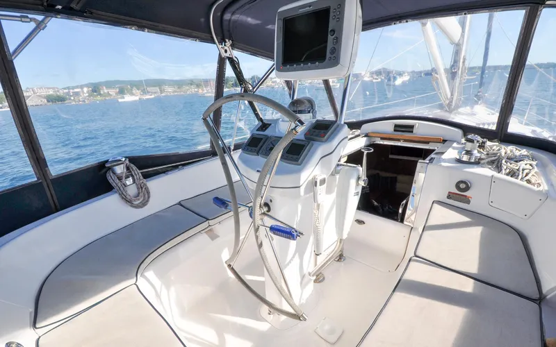 Coralee Yacht Photos Pics Hunter 45CC - Coralee - Cockpit