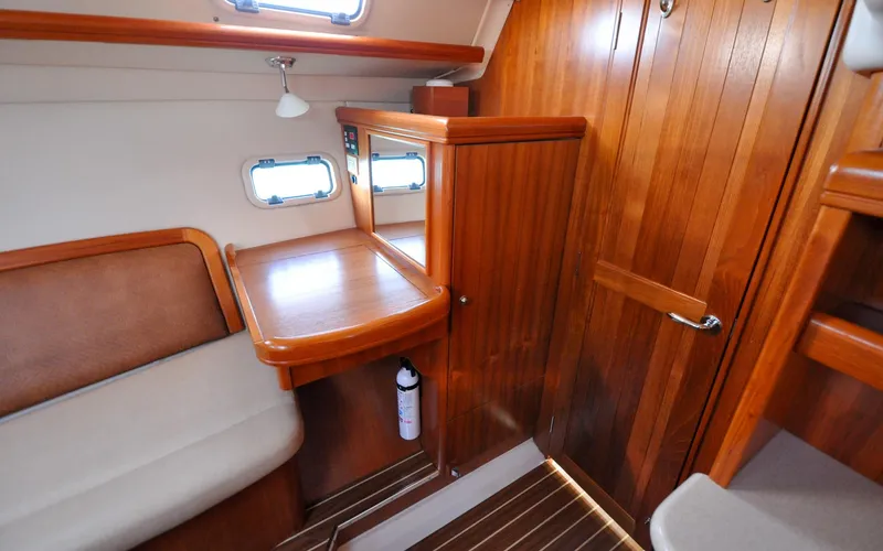 Coralee Yacht Photos Pics Hunter 45CC - Coralee - Aft Cabin - Storage
