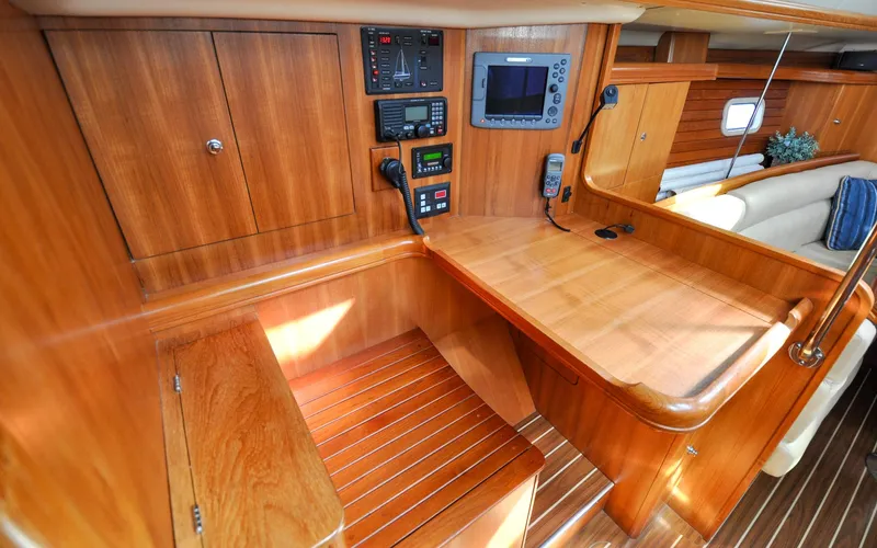 Coralee Yacht Photos Pics Hunter 45CC - Coralee - Navigation Station