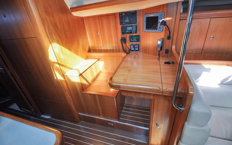 Coralee Yacht Photos Pics Hunter 45CC - Coralee - Navigation Station