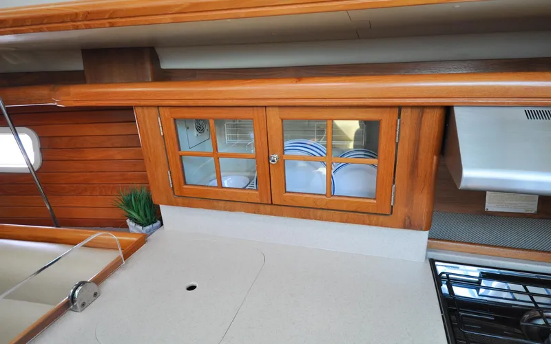 Coralee Yacht Photos Pics Hunter 45CC - Coralee - Galley - Dish Drying Rack with Fan