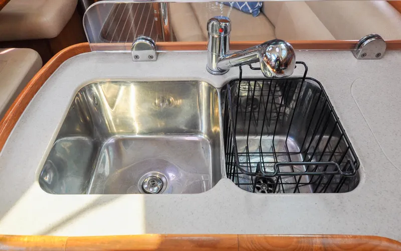 Coralee Yacht Photos Pics Hunter 45CC - Coralee - Galley - Sink