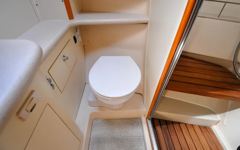 Coralee Yacht Photos Pics Hunter 45CC - Coralee - Forward Head - Toilet
