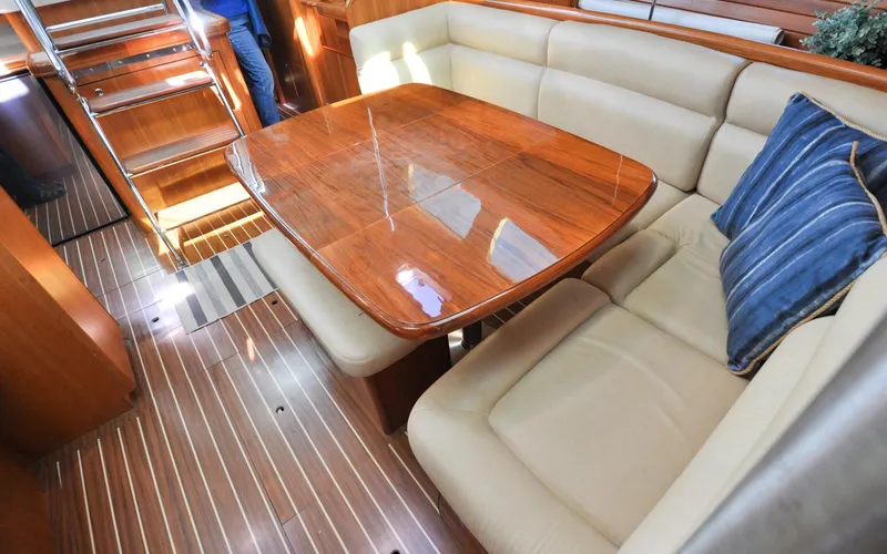 Coralee Yacht Photos Pics Hunter 45CC - Coralee - Forward Head - Salon - Dinette