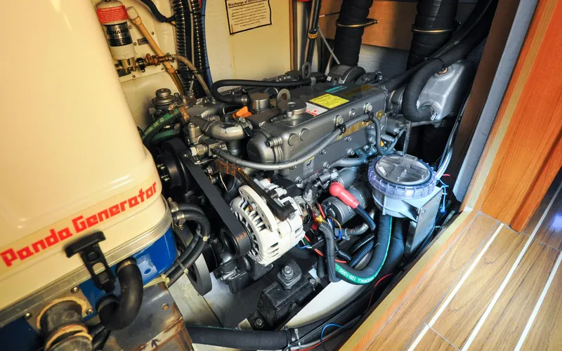 Coralee Yacht Photos Pics Hunter 45CC - Coralee - Engine Room