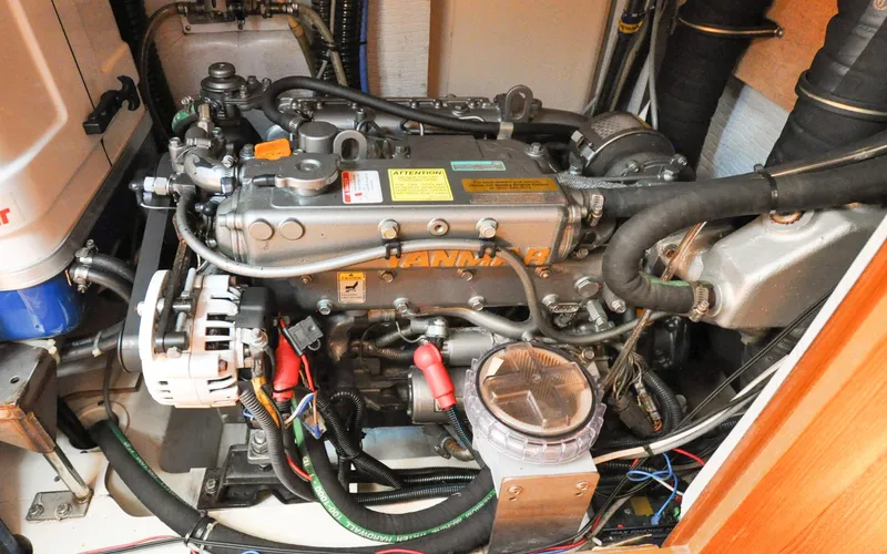 Coralee Yacht Photos Pics Hunter 45CC - Coralee - Engine Room