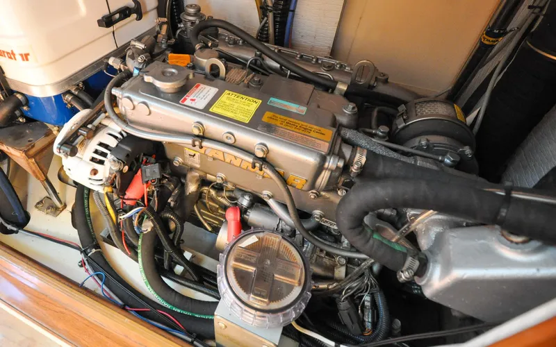 Coralee Yacht Photos Pics Hunter 45CC - Coralee - Engine Room