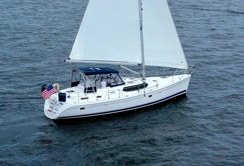 Coralee Yacht Photos Pics Hunter 45CC - Coralee - Under Sail