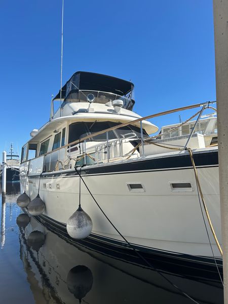 1985 Hatteras 58' S 2