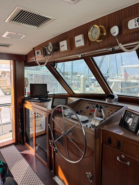 1985 Hatteras 58' S 2