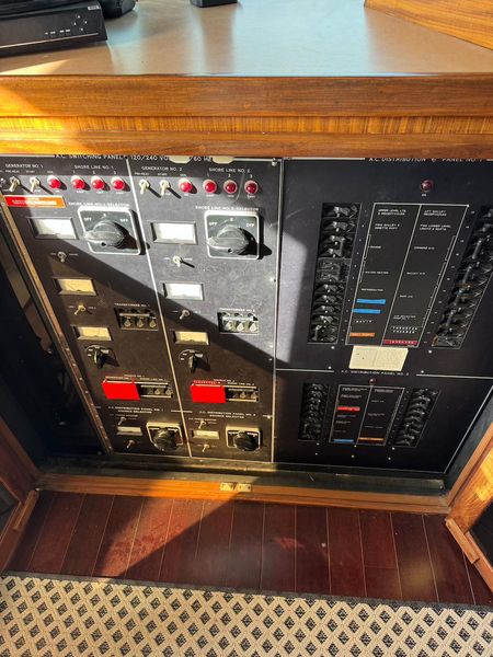1985 Hatteras 58' S 2
