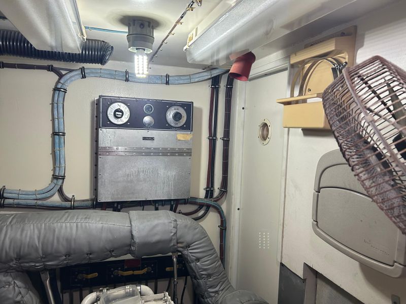 1985 Hatteras 58' S 2