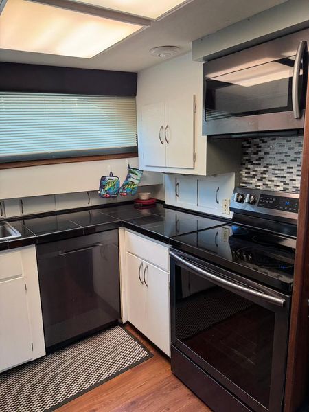 1985 Hatteras 58' S 2