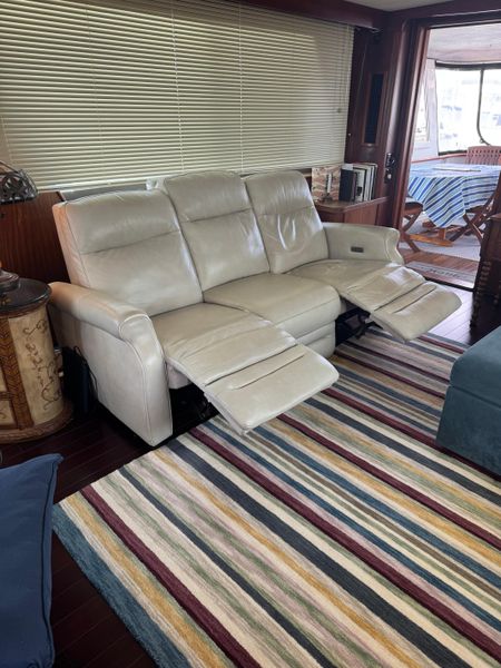 1985 Hatteras 58' S 2