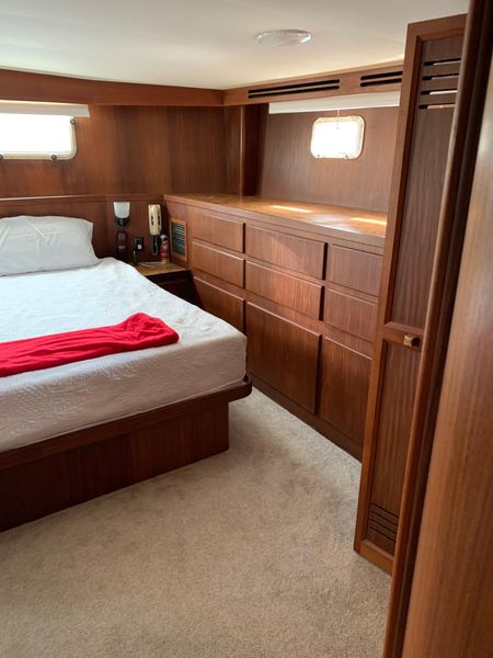 1985 Hatteras 58' S 2