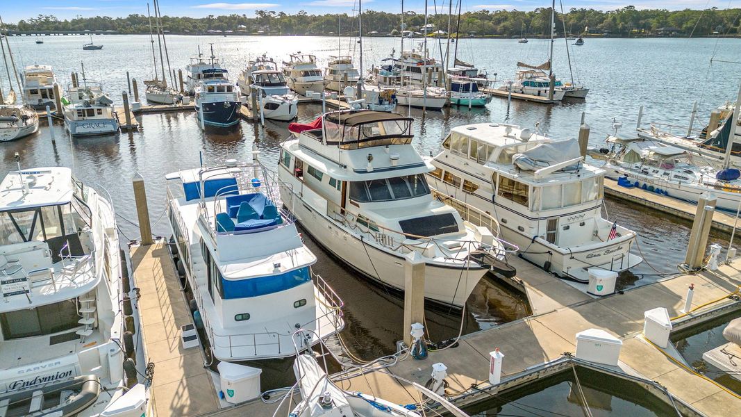 1985 Hatteras 58' S 2