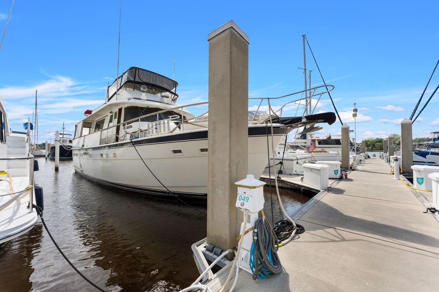 1985 Hatteras 58' S 2