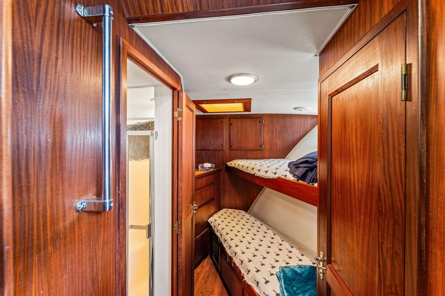 1985 Hatteras 58' S 2