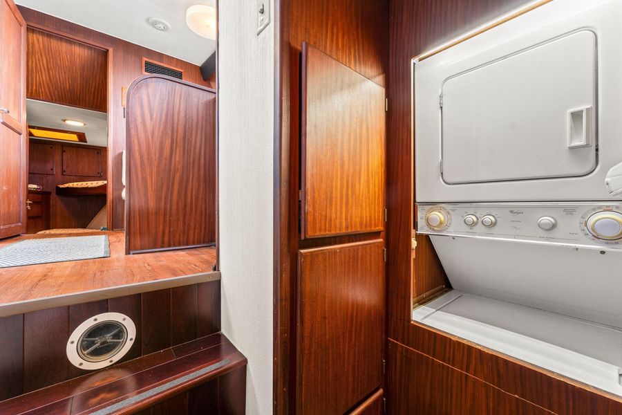 1985 Hatteras 58' S 2