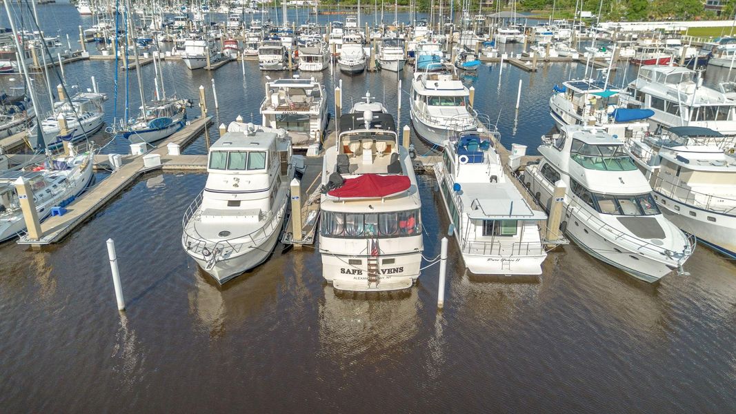 1985 Hatteras 58' S 2