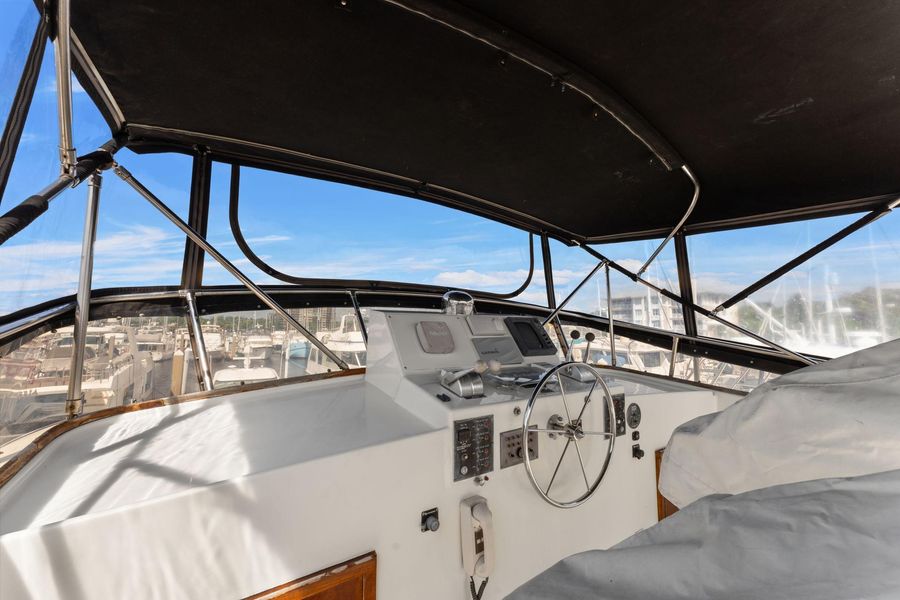 1985 Hatteras 58' S 2