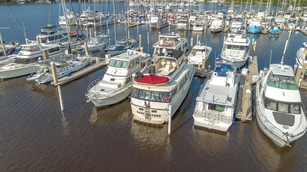 1985 Hatteras 58' S 2
