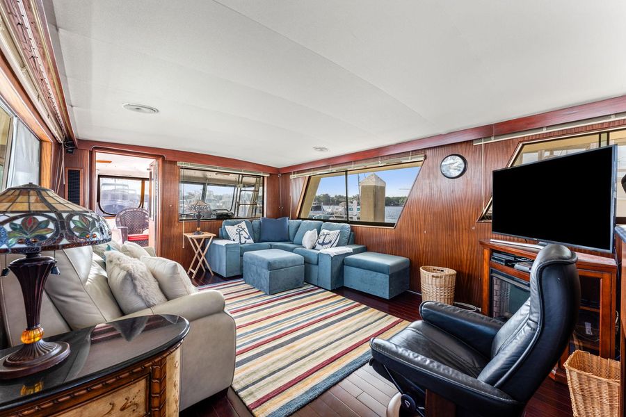 1985 Hatteras 58' S 2