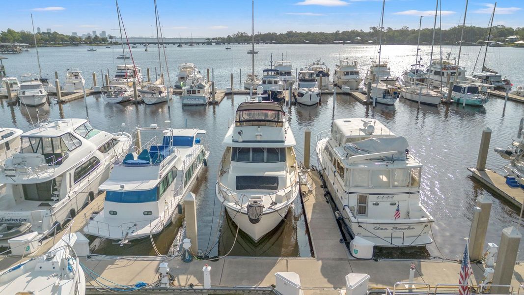 1985 Hatteras 58' S 2
