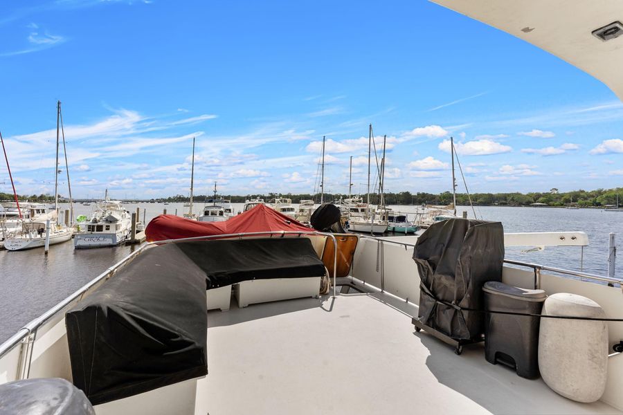 1985 Hatteras 58' S 2