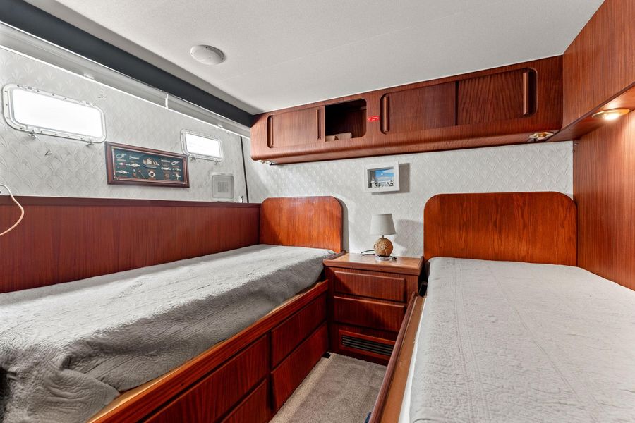 1985 Hatteras 58' S 2