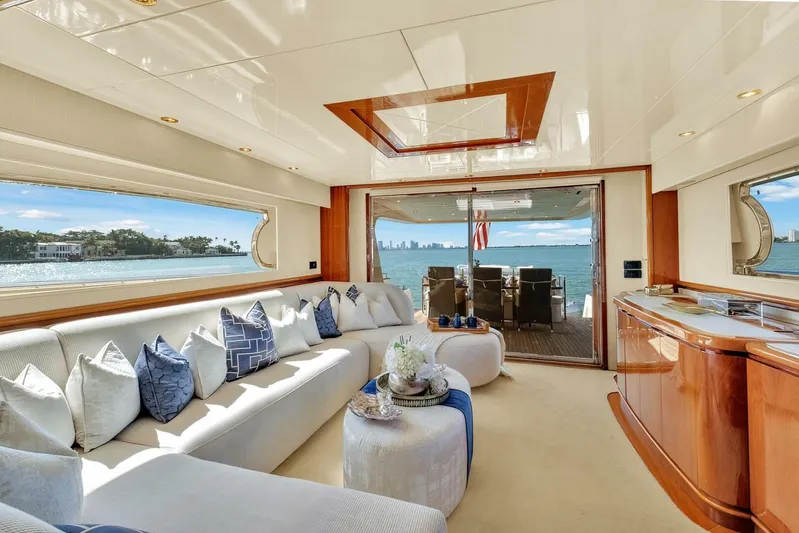 Boulos Yacht Photos Pics Luxurious Gianetti 86 yacht interior, featuring elegant seating and ocean views, 2003 model.