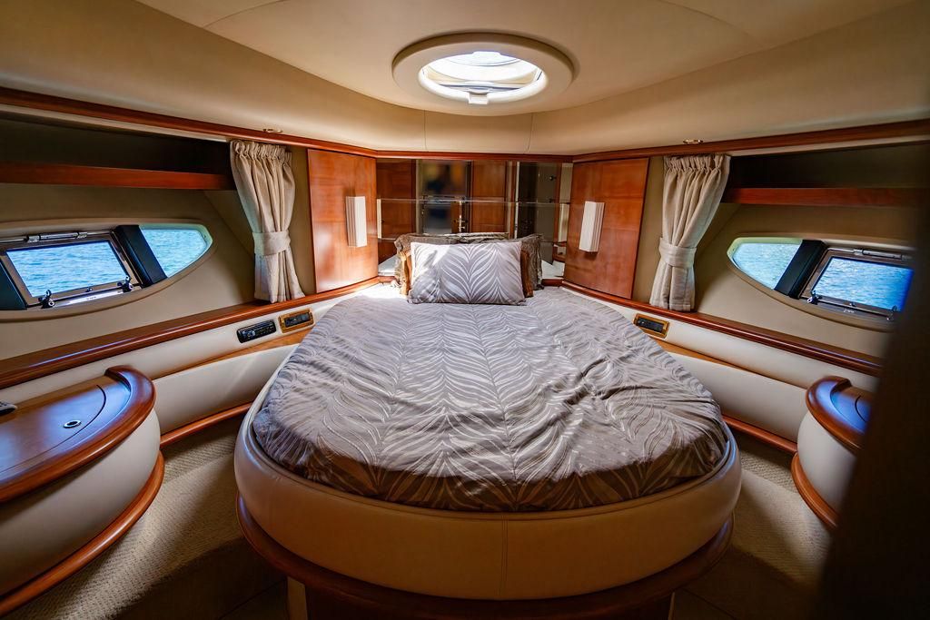 2010 Azimut 62 