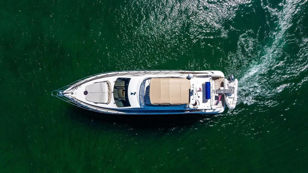 2010 Azimut 62 