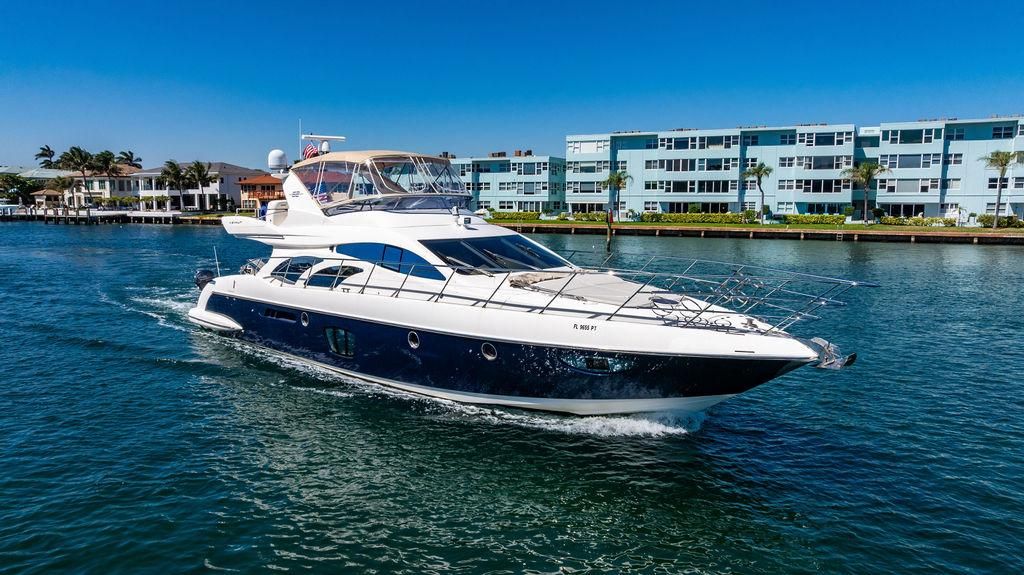 2010 Azimut 62 