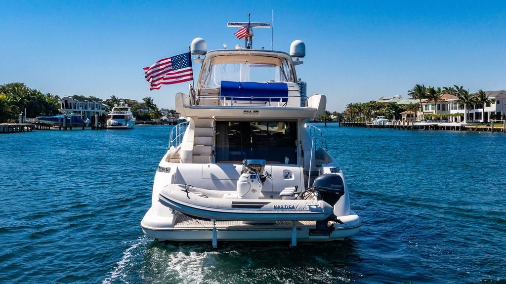 2010 Azimut 62 
