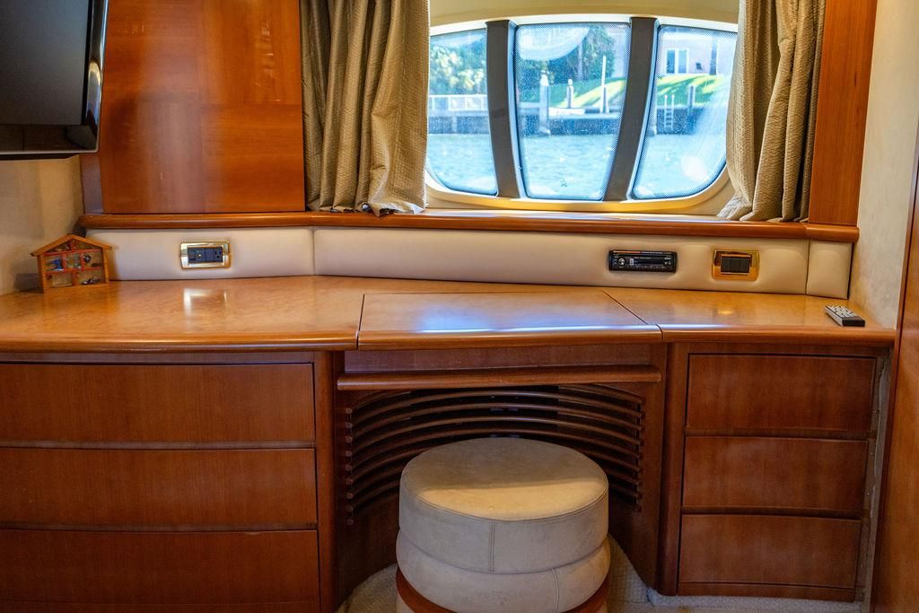 2010 Azimut 62 