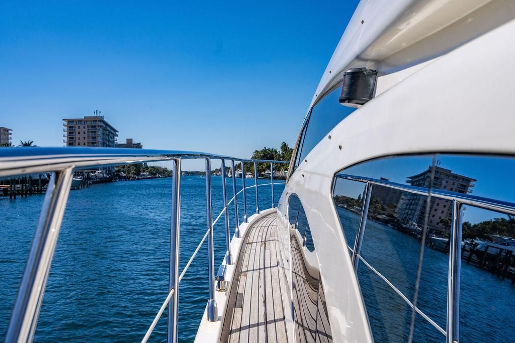 2010 Azimut 62 