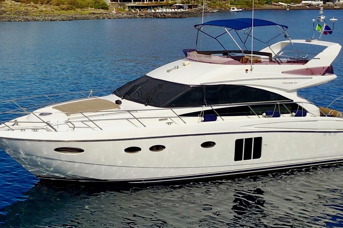 2011 Princess 58 