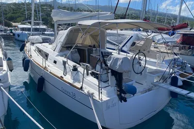 Beneteau Oceanis 38 Cruiser