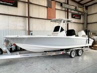 2023 Boston Whaler 250 Dauntless