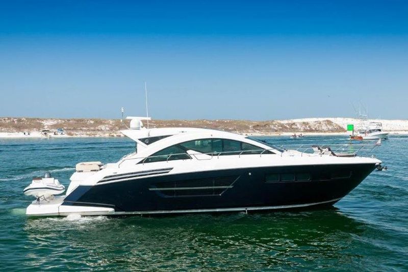 2017 Cruisers Yachts 60 Cantius