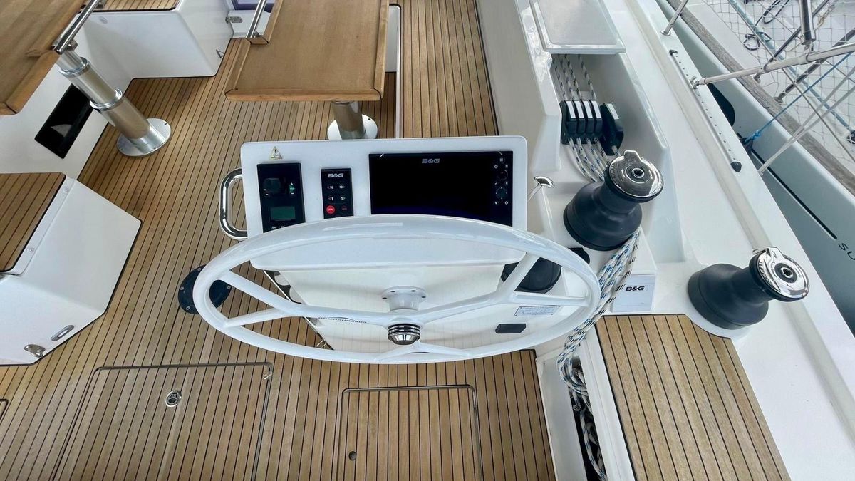 2022 Bavaria 49 
