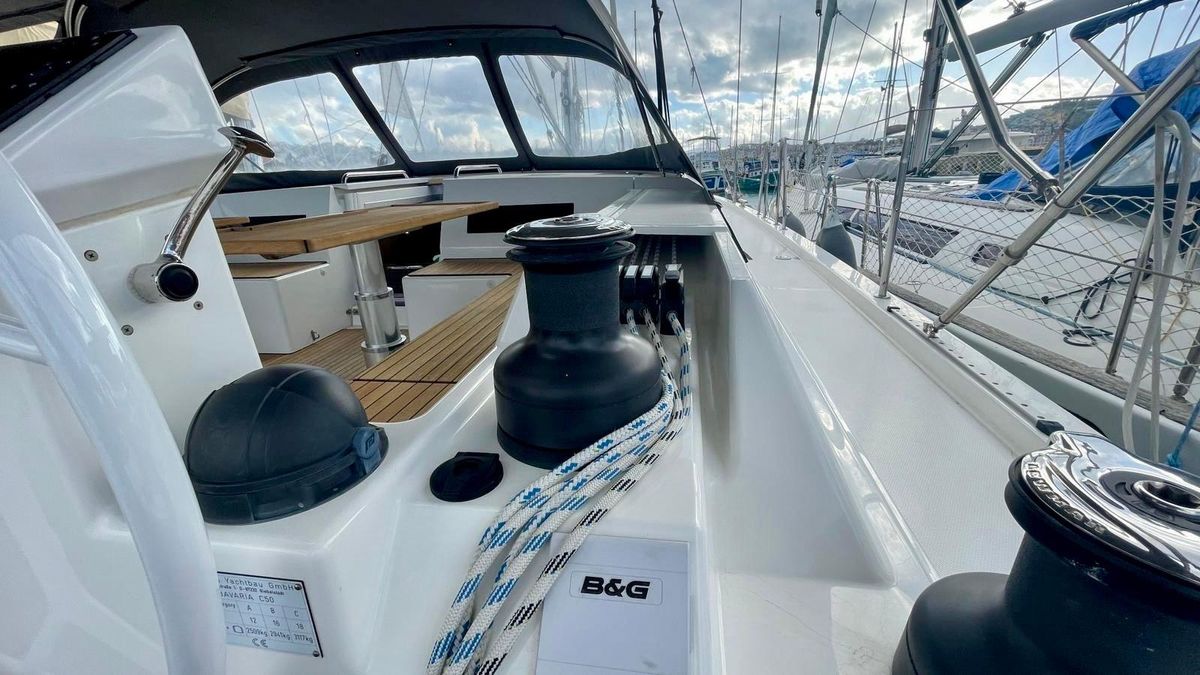 2022 Bavaria 49 