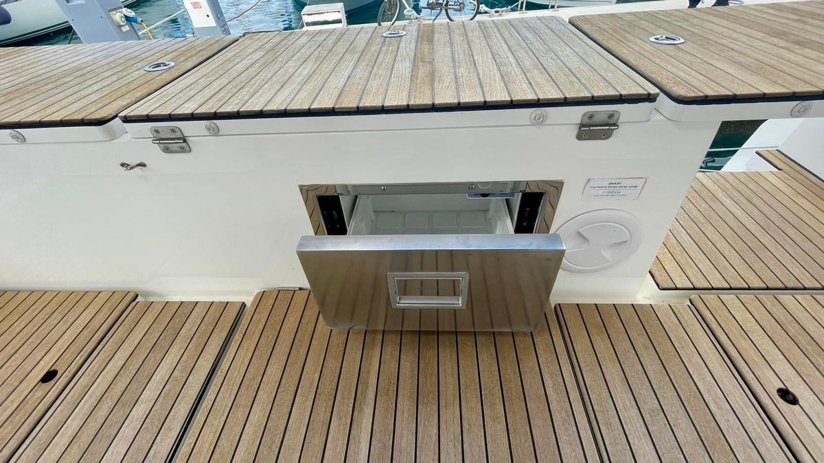 2022 Bavaria 49 