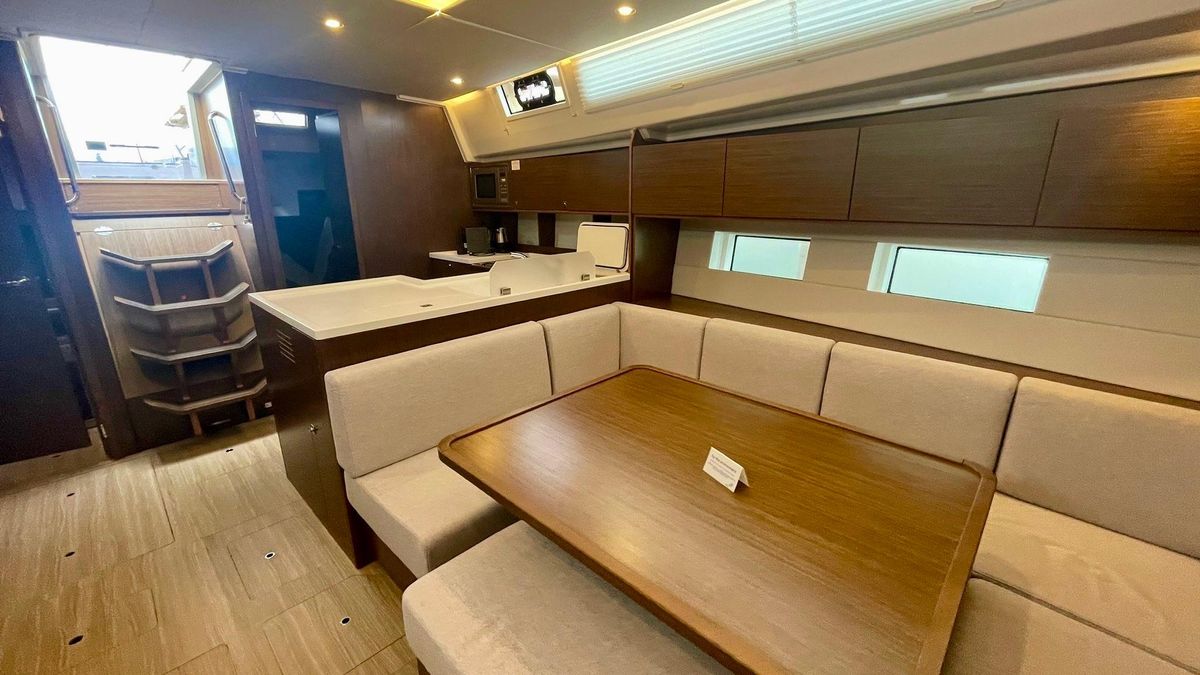 2022 Bavaria 49 
