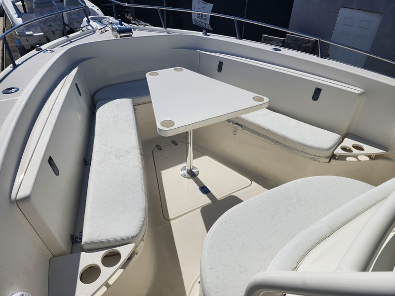 2002 Pursuit 3070 Center Console