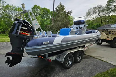 Custom Tender 700